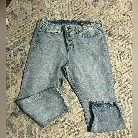 NWT TORRID Mom Straight Vintage Stretch High-Rise Jean - Picture 4 of 7